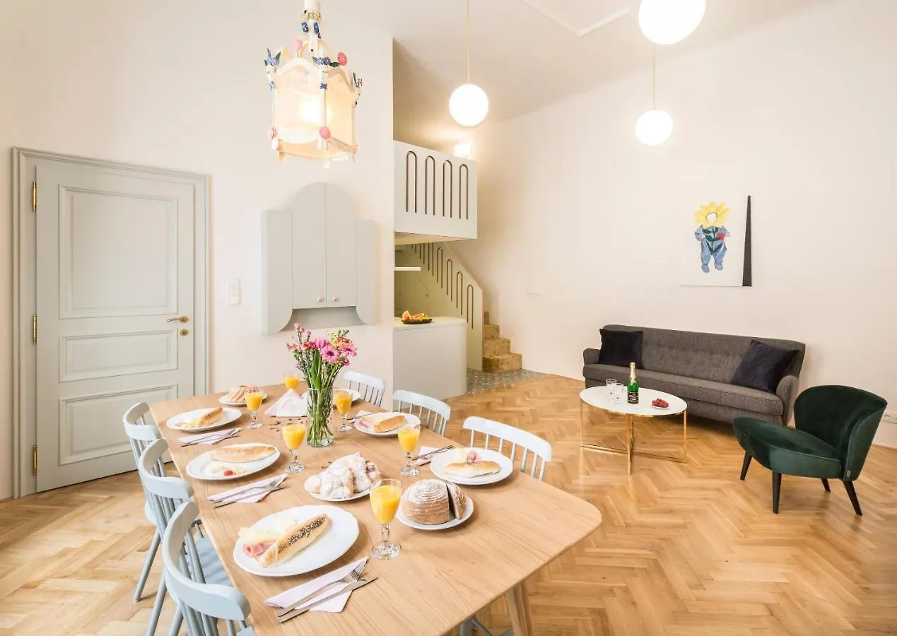 Downtown Designer Apartment Karlin Prag